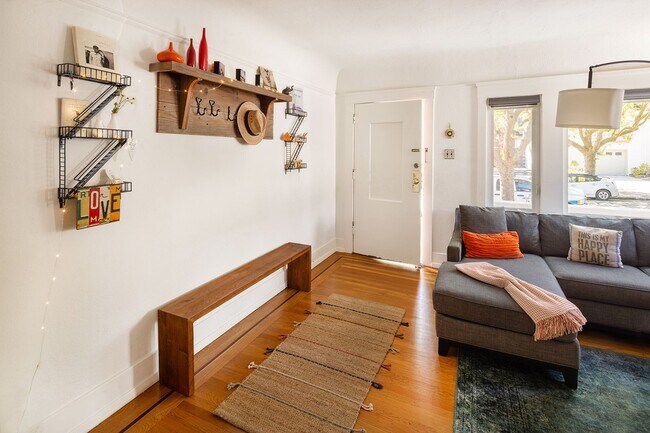 Foto del edificio - Welcome to Your Storybook San Rafael Retreat!