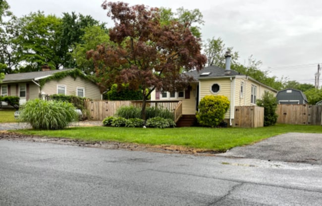 Building Photo - 1636 Elkridge Dr