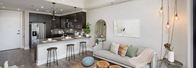 Foto del edificio - 3581 Lakeside Dr NE