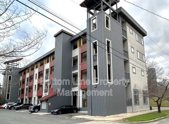 Foto del edificio - 514 W 10th St