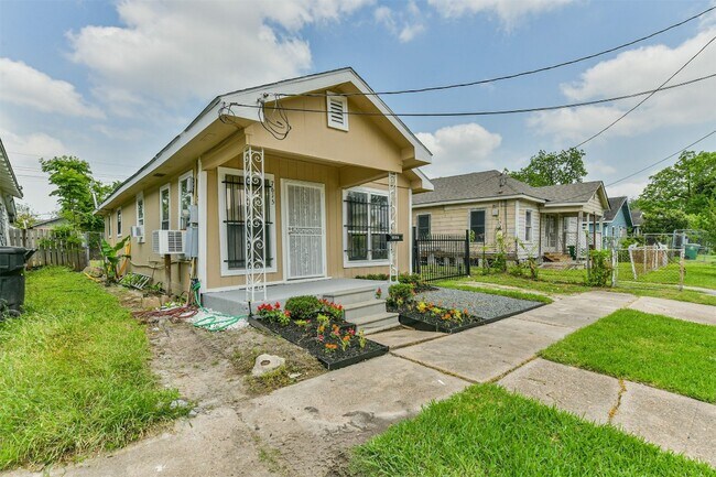 Building Photo - 7615 Ave E