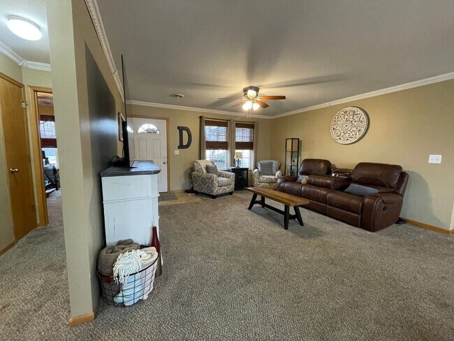 Building Photo - 360° VIRTUAL TOUR ~ Captivating Home!