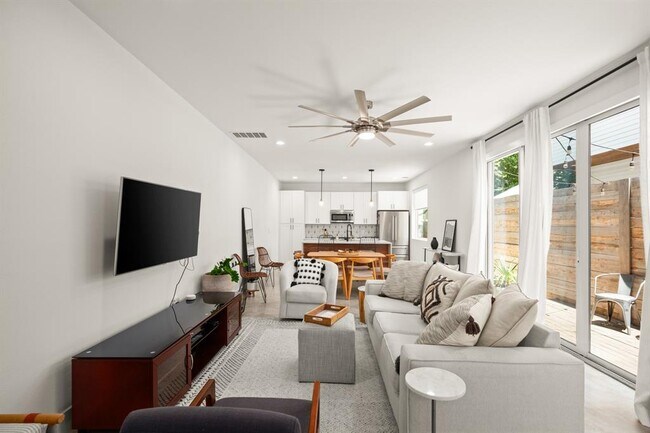 Foto del edificio - 1402 Meander Dr