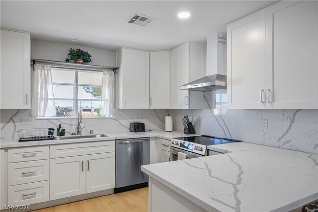 Foto del edificio - 6990 W Richmar Ave