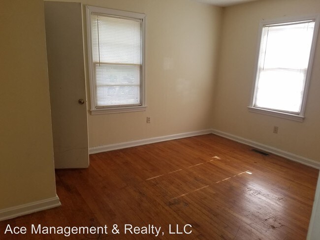 Foto del edificio - 212 10th Ave NW