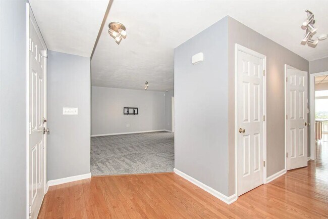 Foto del edificio - 1075 New Village Dr NW