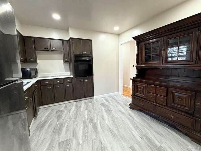 Foto del edificio - 16 Highview Dr