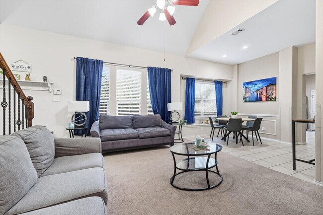 Foto del edificio - 8304 Timberbrook Ln