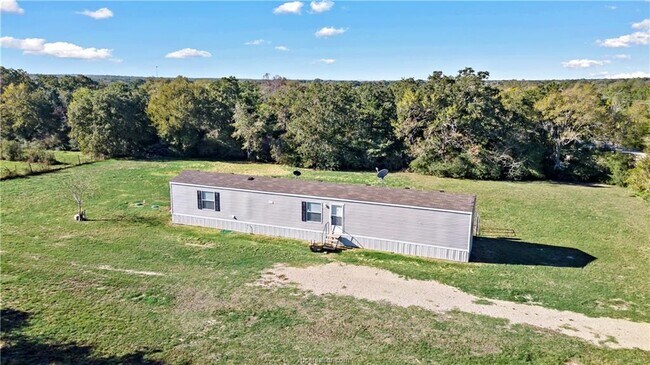 Foto del edificio - 3933 Graham Rd N