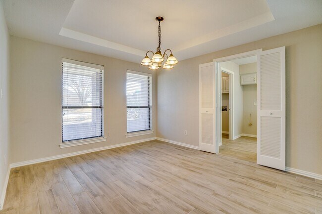 Building Photo - Beautiful home with Granite counters, carpets, Steel appliances, Fire place, Formal Dining area, ...