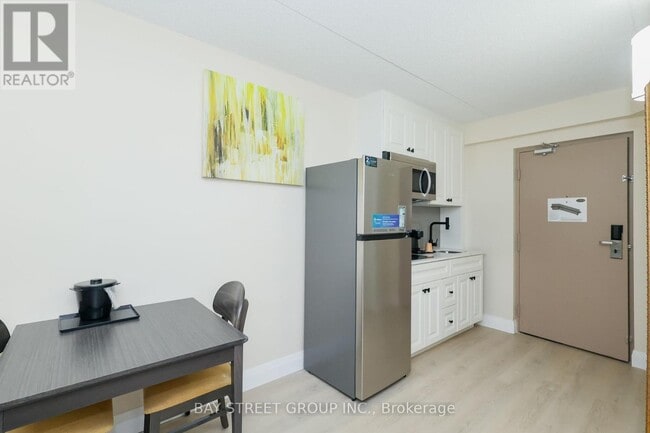 Photo du bâtiment - 4029-4029 River Rd