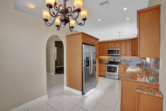 Foto del edificio - 16658 La Mesa Dr