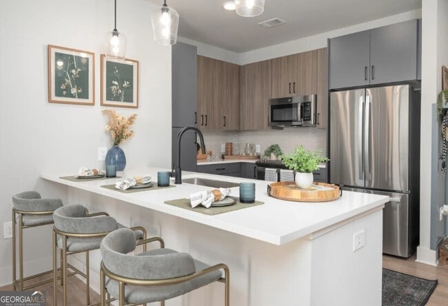 Building Photo - 1400 Laurel Crossing Pkwy NE