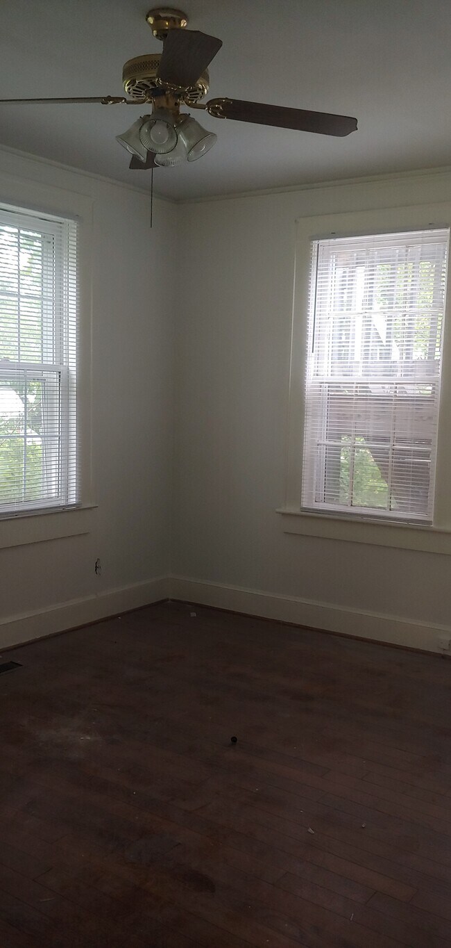 Bedroom - 830 Kirkwood Ave