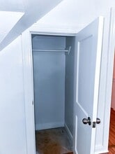 Building Photo - 1142 Lyle St