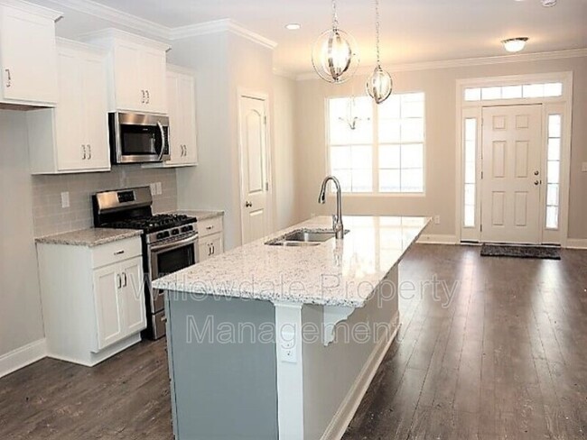 Foto del edificio - 904 Laurel Gate Dr