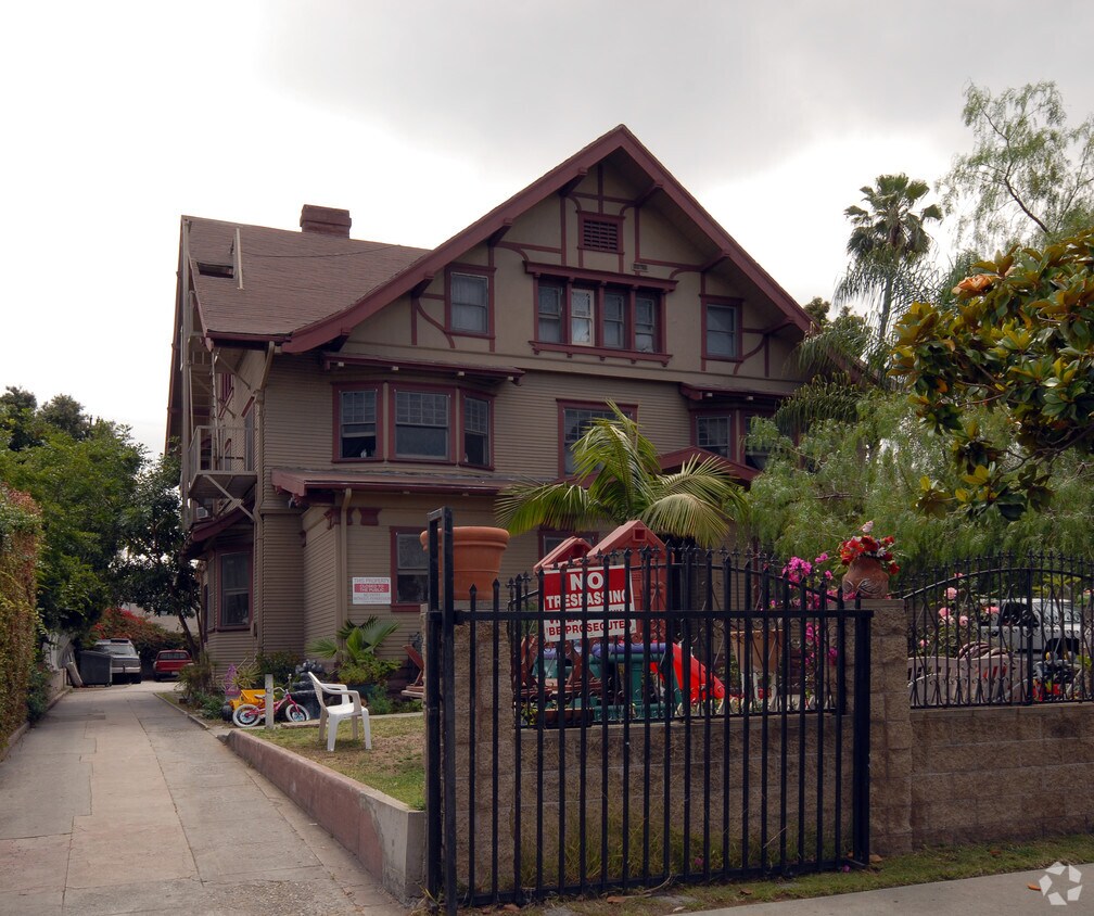 Primary Photo - 2226-2228 S Hobart Blvd