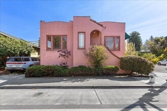 Building Photo - 5020 Shafter Ave