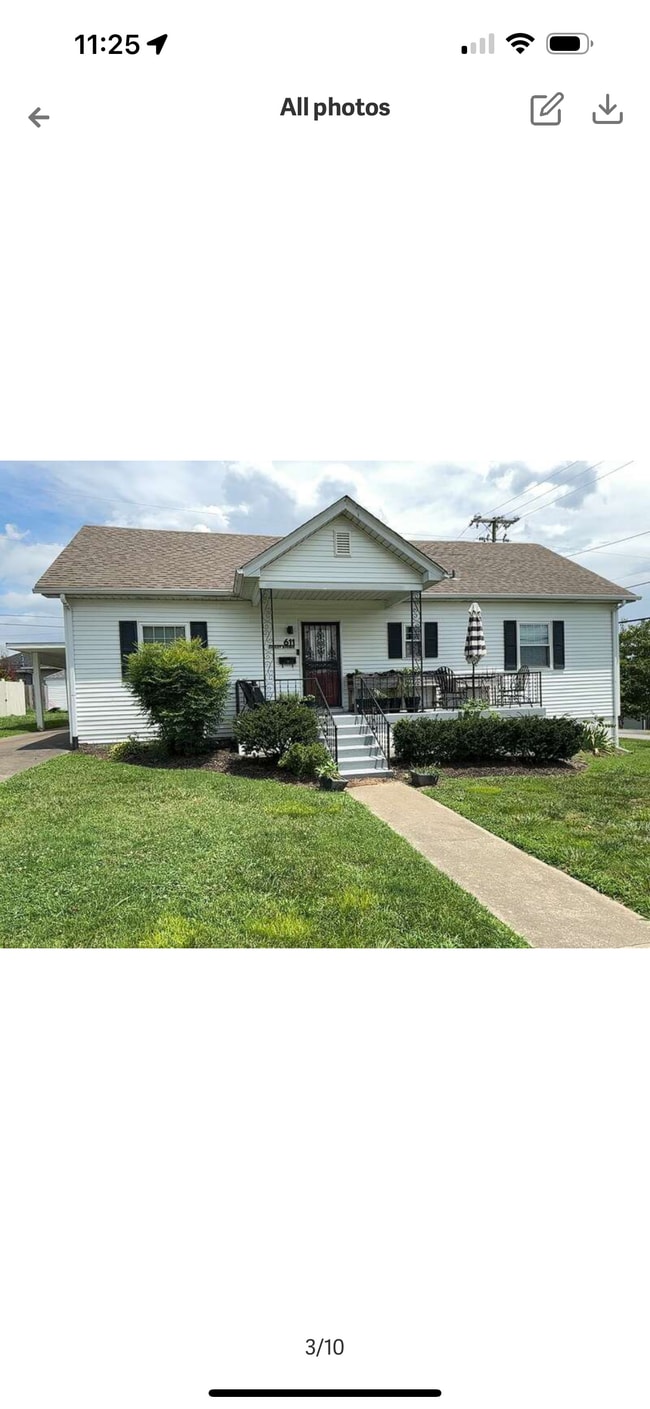 Building Photo - 611 Hadley Ave
