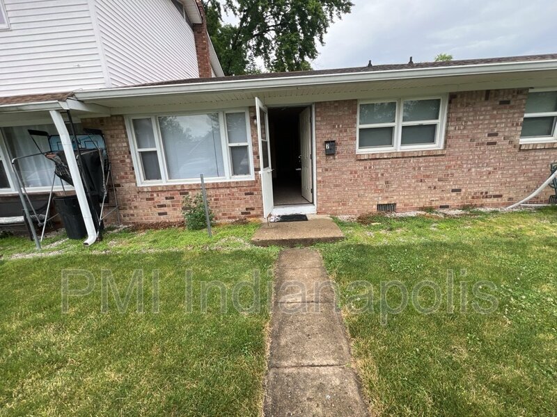 Foto del edificio - 7044 Meadow Dr
