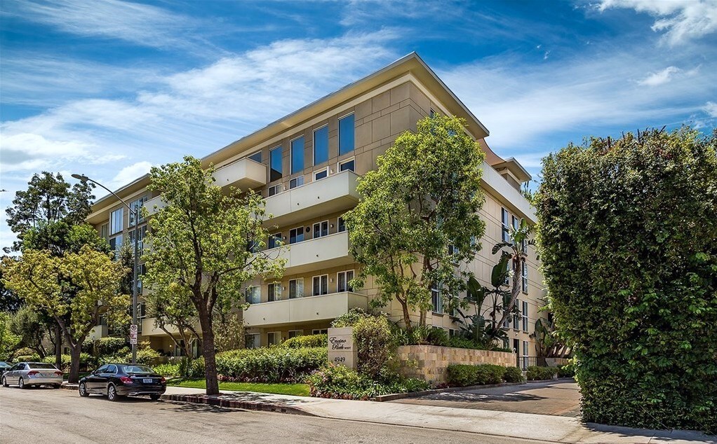 Building - 4949 Genesta Ave
