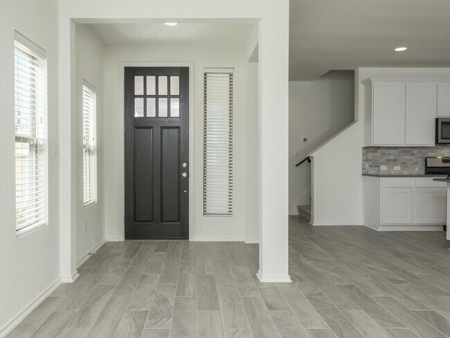 Building Photo - 9113 Garnet Dr