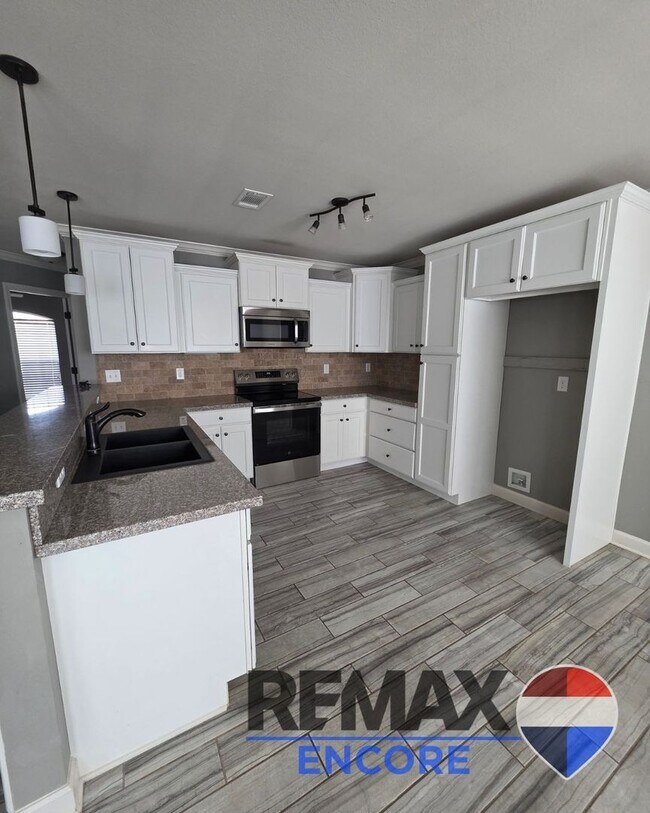 Building Photo - Sorry No Smoking/Vaping and Pets Permitted with Restrictions