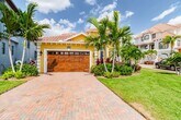 Foto principal - FURNISHED WATERFRONT 4 BED 3 BATH POOL HOM...
