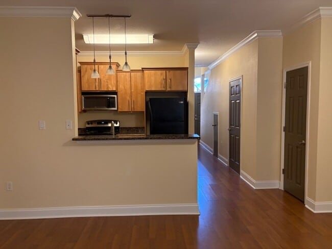 Building Photo - 532 Valparaiso Pkwy