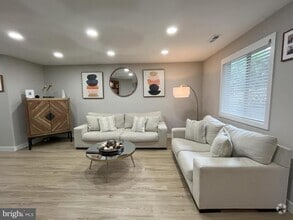Building Photo - 402 Mulberry Cove