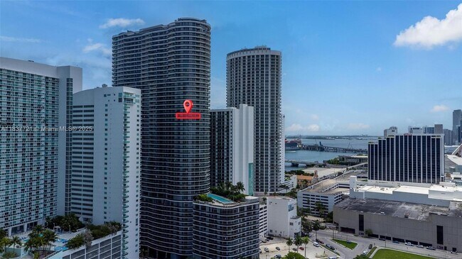 Foto del edificio - 488 NE 18th St