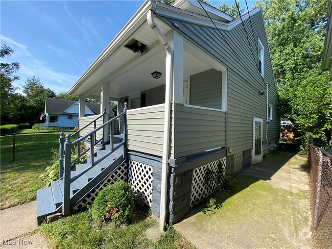 Building Photo - 3190 W 70th St