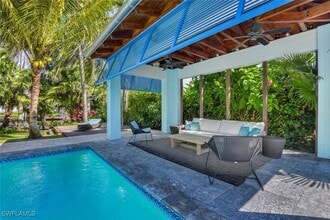 Building Photo - 795 18th Ave S