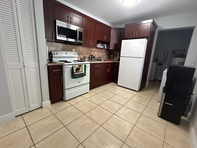 Foto del edificio - 3621 NW 194th Terrace