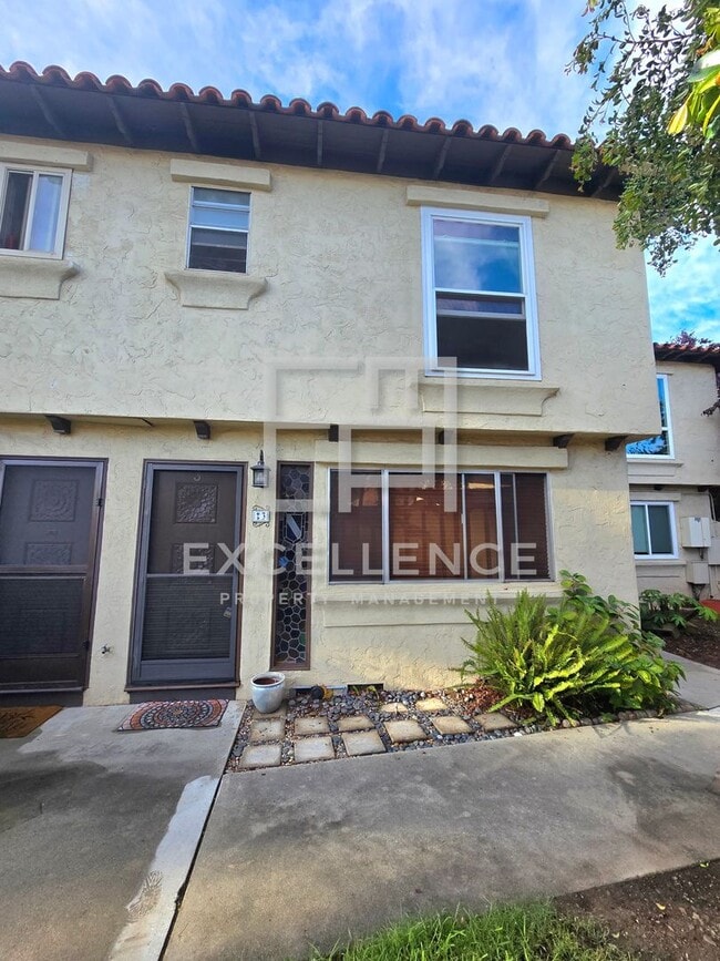 Spacious 2/2.5 Townhouse with 1 Car Garage... - Spacious 2/2.5 Townhouse with 1 Car Garage...