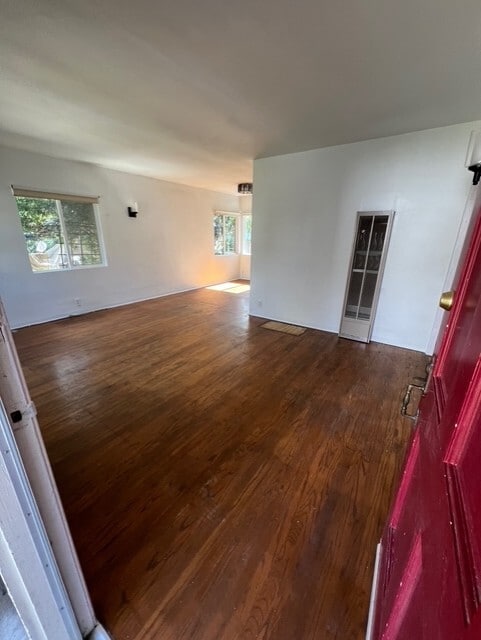 Foto del edificio - 10810 Camarillo St