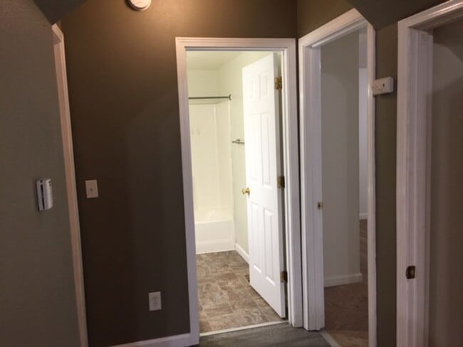 Building Photo - R96B