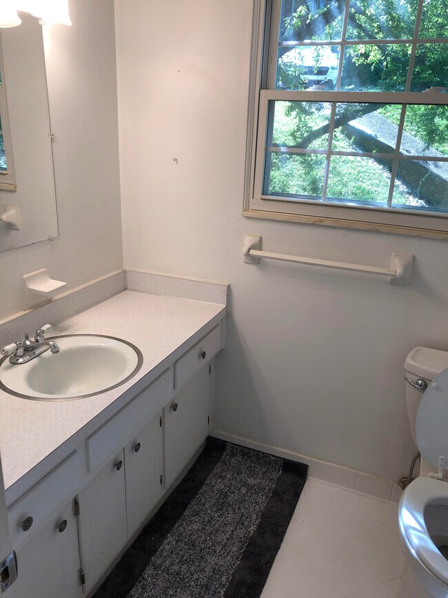 Building Photo - 5510 Country Dr