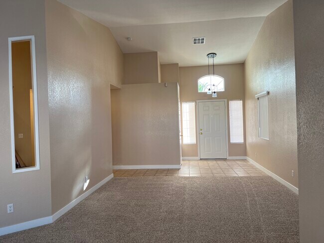 Entry - 838 Centaur Ave