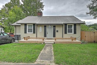 Building Photo - 1220 Morningside Cir
