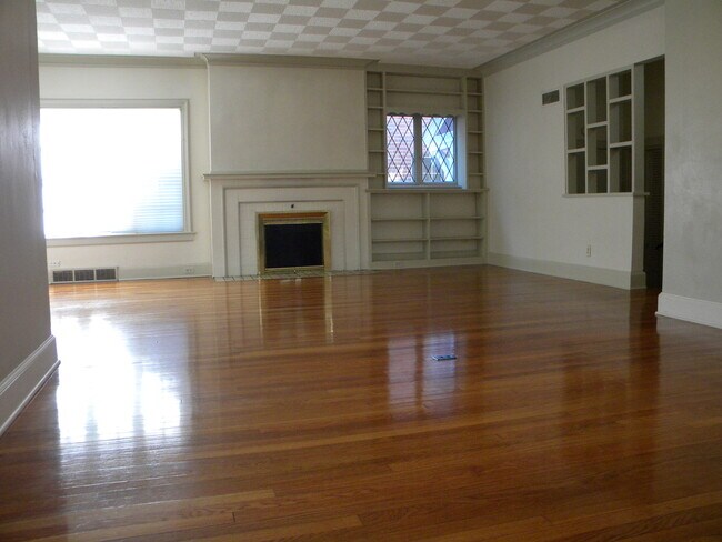 Great wood floors - 1425 Harlem Blvd