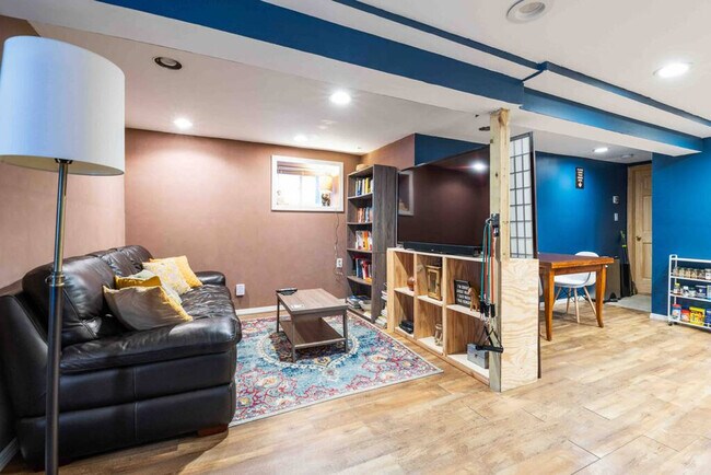 Building Photo - 1510 85th St