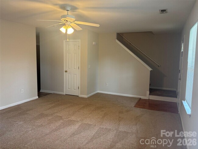 Foto del edificio - 1426 Peach Park Ln