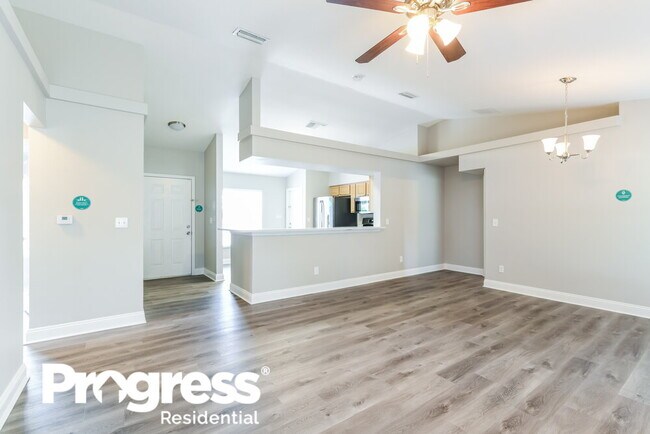 Foto del edificio - 13449 Silver Leaf Cir