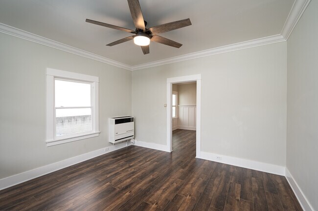 Living room - 933 S Grand Ave