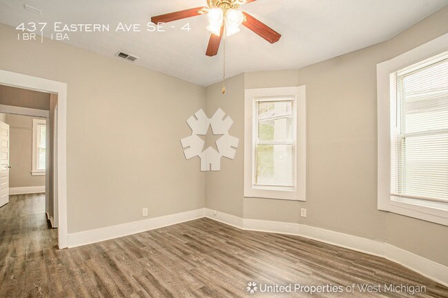 Building Photo - Spacious 1 Bedroom Apartment | Water Included