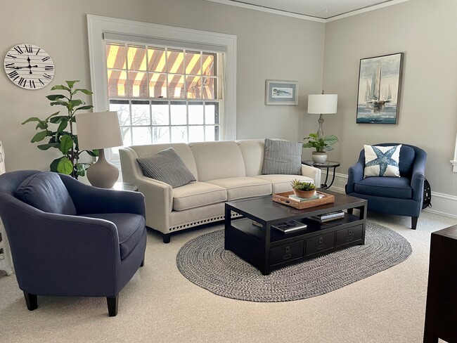 Sala de estar - 2028 E Lafayette Pl