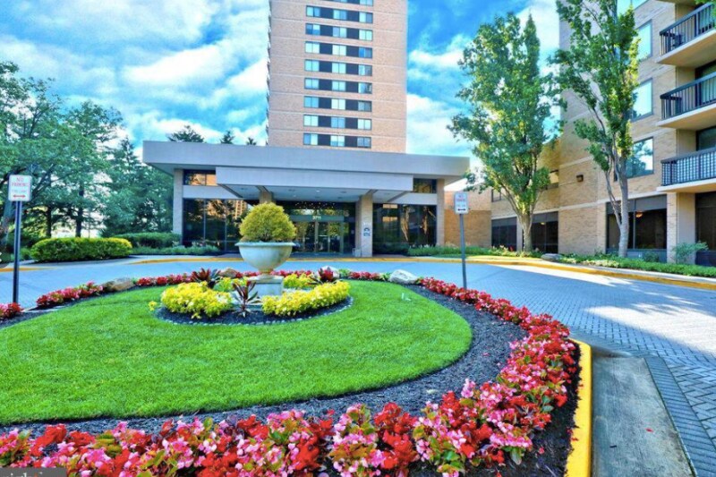 Foto principal - 3709 S George Mason Dr