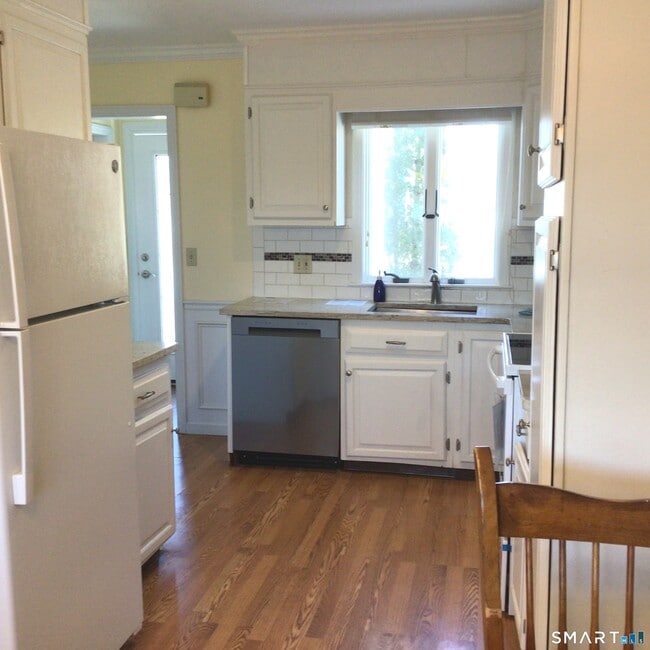 Building Photo - 15 Bon Air Ave