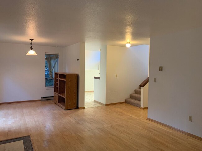Foto del edificio - Two Bedroom Juanita (Kirkland) Townhome - Virtual Tour Available!